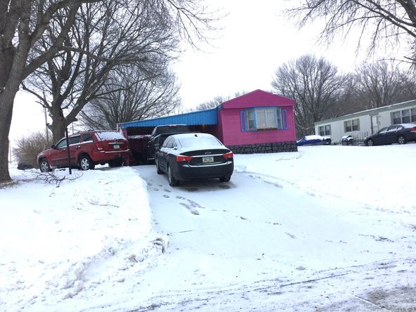 Villa Village: 2404 N 8th St, Red Oak, IA 51566